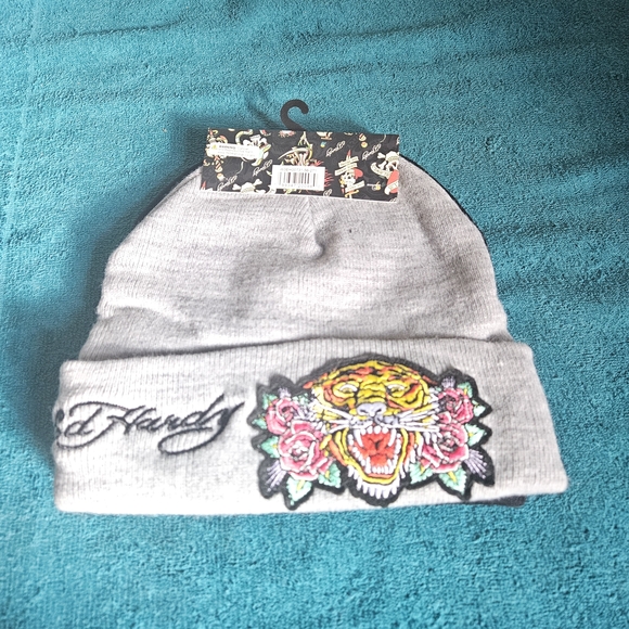 Ed Hardy Beanie 2 Packs UNISEX - Picture 3 of 4